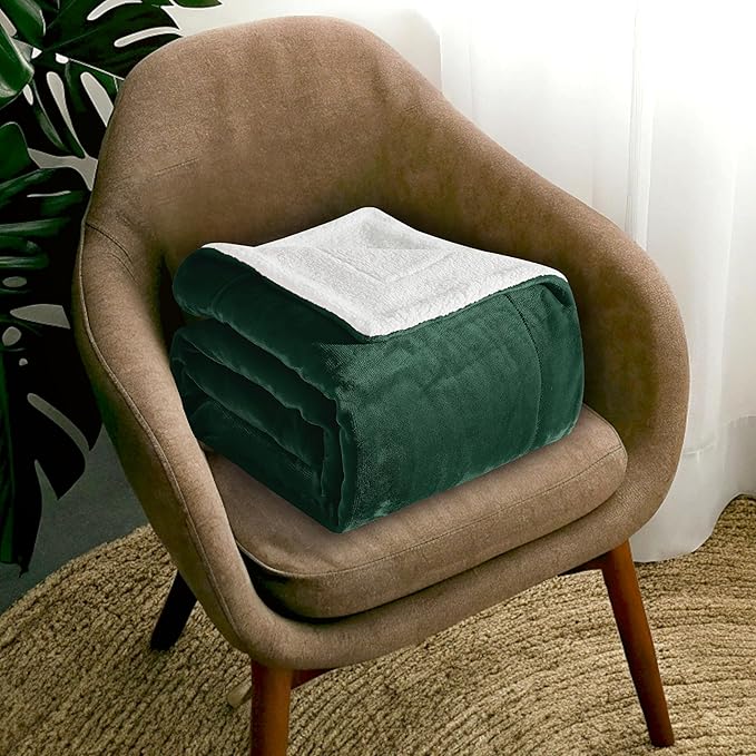Mocassi Premium Ultra-Soft Velvet Touch Flannel Fleece Sherpa Throw - Warm Cozy Reversible Plush Micromink Throw Blanket for Couch, Bed and Sofa - Fluffy, Christmas Winter Bedding Gift, Hunter Green