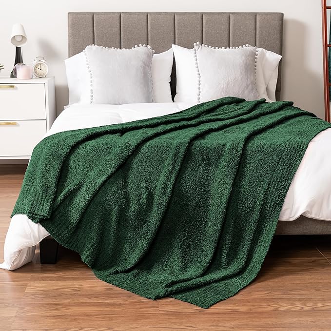 PAVILIA Super Soft Throw Blanket for Couch, Fluffy Cozy Lightweight Emerald Green Blanket, Large Fuzzy Warm Knit Blanket for Bed Sofa, Forest Green, 60x80