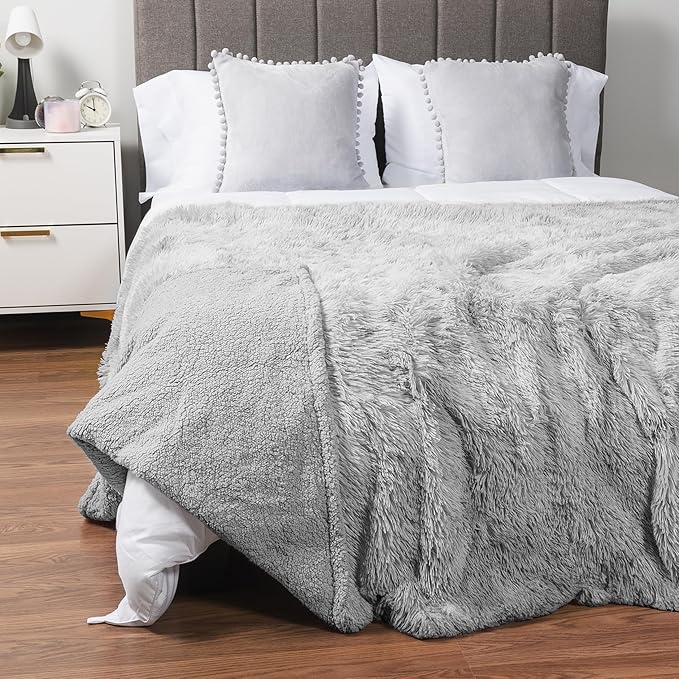 PAVILIA Light Grey Fluffy Faux Fur Throw Blanket, 50x60