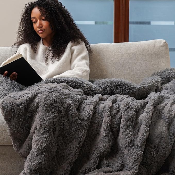 Mon Chateau 60" x 70" Hearthside Faux Fur Throw Blanket, Reversible Soft Blanket for Queen-Size Bed, Couch, or Sofa, Cozy Home Decor and Stylish Living Room Comfort, Winter Cream (Fog Stone Jacquard)