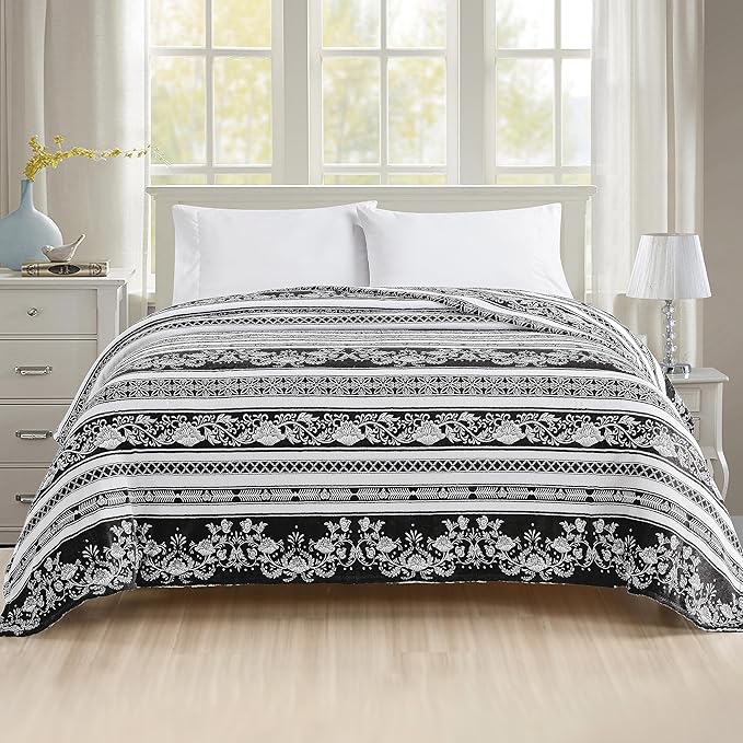 Elegant Comfort Ultra Soft Print Flannel Fleece Bed Blanket, Cozy-Fuzzy Lightweight Bedspread Coverlet, All Season Decorative Blanket for Couch, Sofa, Striped Design, Queen Size, Odelia