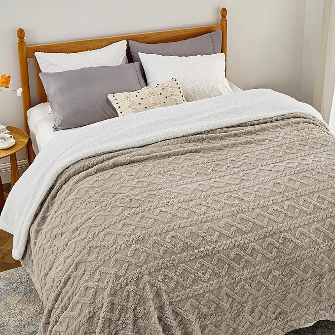 Bedsure Gentlesoft Sherpa King Size Blanket for Bed- Fleece Fluffy & Cozy Cable Jacquard Tufted for Women Gift, Thick and Warm Christmas Blanket for Winter, Beige, 108x90 Inches