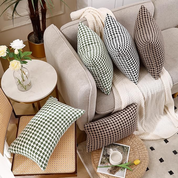 Perfect Combination of Green and White Throw Pillows, Exquisite Windmill Texture Pattern, is The Choice to Decorate The Farmhouse Living Room Sofa to Enhance The Visual Enjoyment