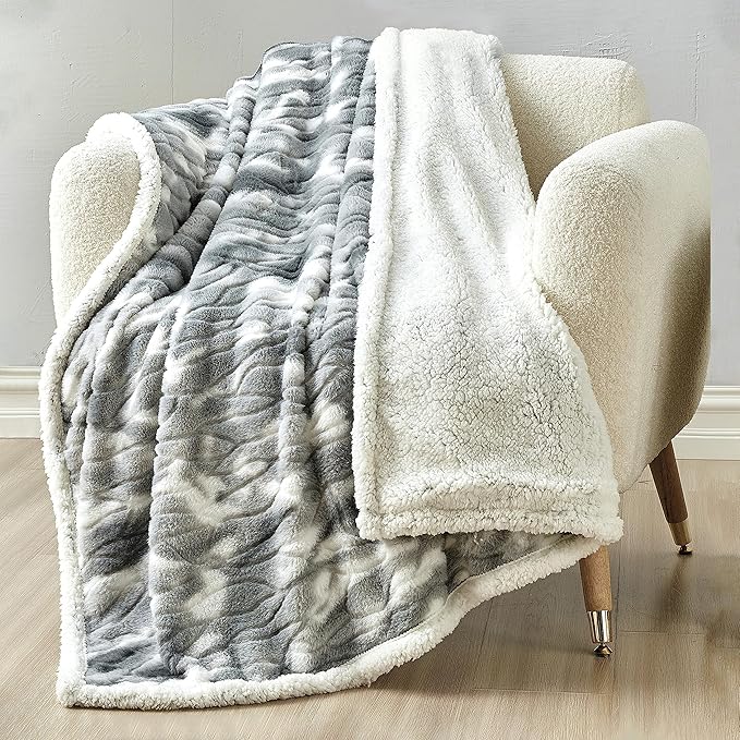 Elegant Comfort Luxury Valentine’s Day Sherpa Throw Blanket Ultra-Soft Cozy Velvet Aesthetic Fleece Throw - Micromink Sherpa for Her, Girlfriend, Sherpa Reversible Blanket- Alaska Gray